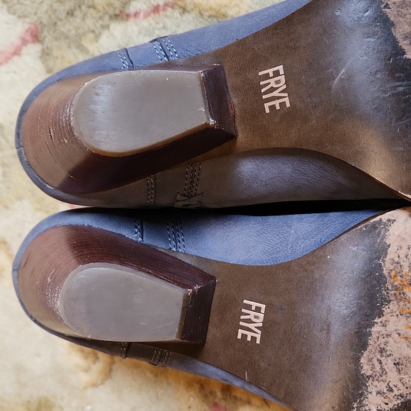FRYE Jea ankle bootie, 8 M, gray suede - Picture 5 of 9